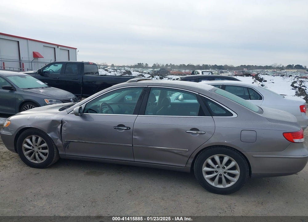 2006 HYUNDAI AZERA VIN: KMHFC46F26A133300