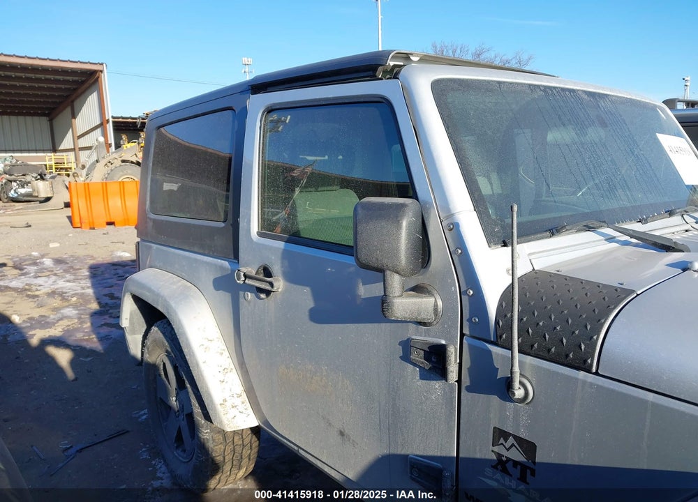 2008 JEEP WRANGLER SAHARA VIN: 1J4FA541X8L552617
