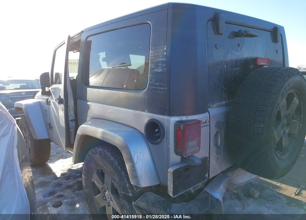 2008 JEEP WRANGLER SAHARA VIN: 1J4FA541X8L552617