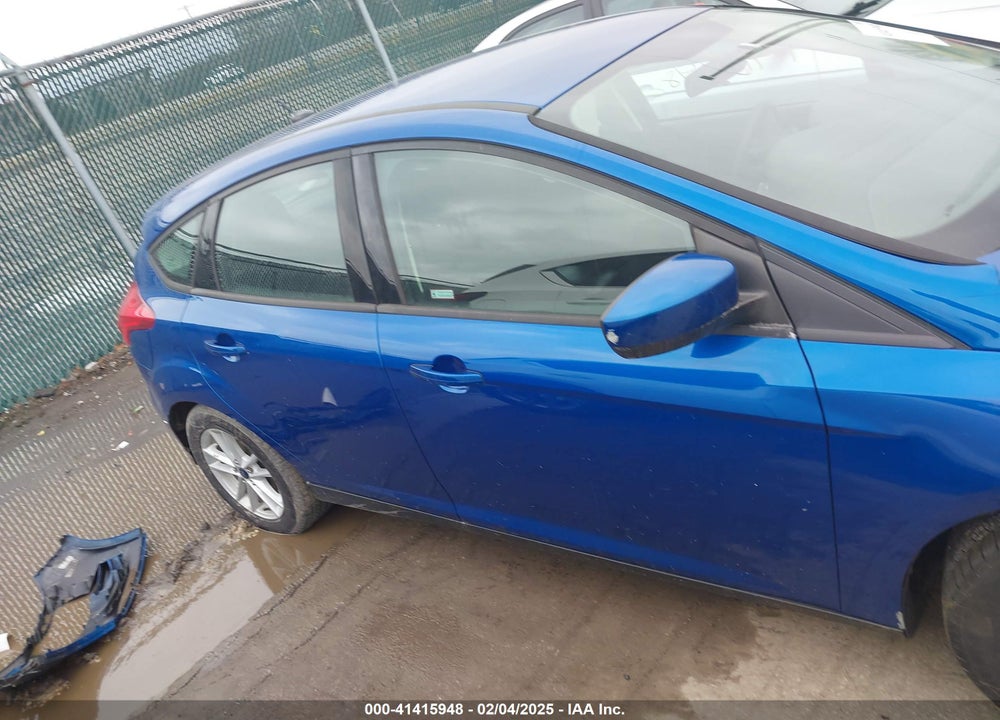 2018 FORD FOCUS SE VIN: 1FADP3K23JL332792