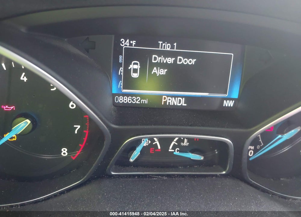 2018 FORD FOCUS SE VIN: 1FADP3K23JL332792
