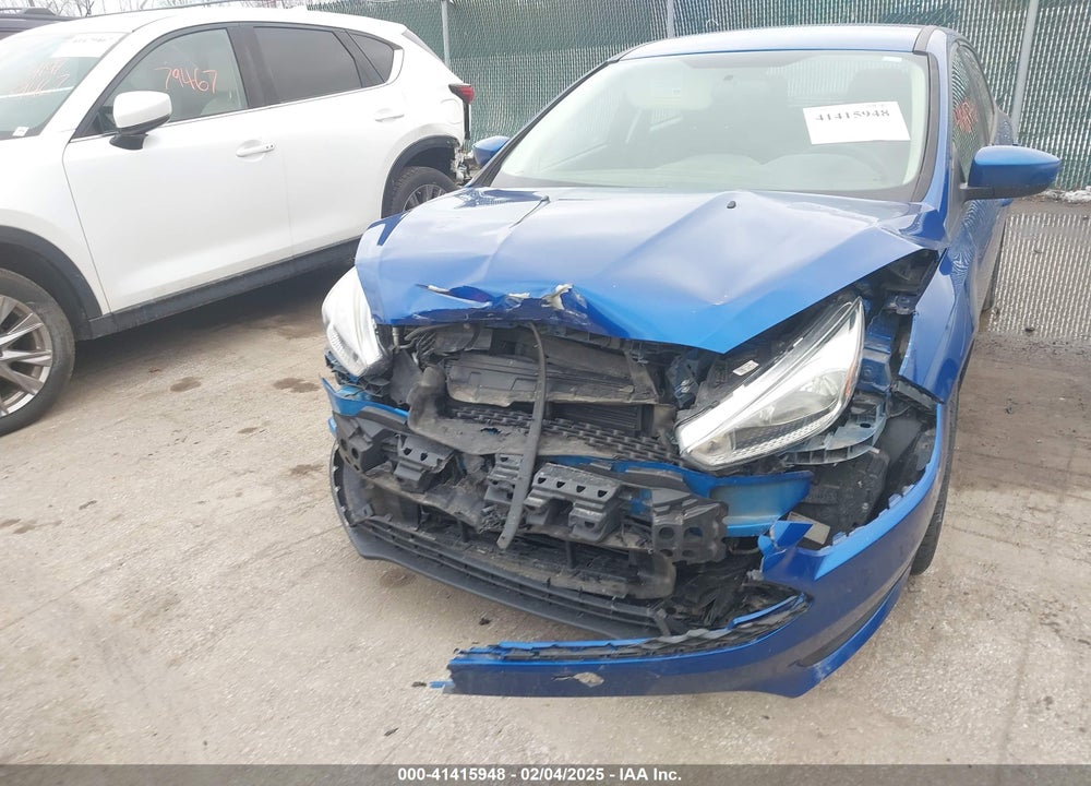 2018 FORD FOCUS SE VIN: 1FADP3K23JL332792