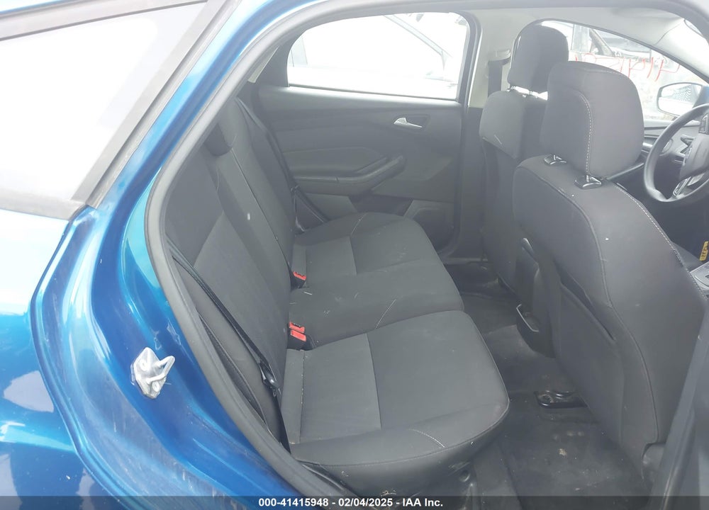 2018 FORD FOCUS SE VIN: 1FADP3K23JL332792