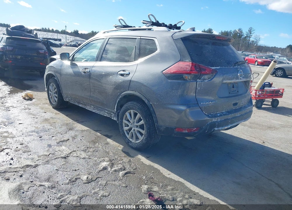 2018 NISSAN ROGUE SV VIN: KNMAT2MV7JP622388