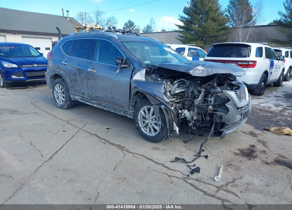 2018 NISSAN ROGUE SV VIN: KNMAT2MV7JP622388