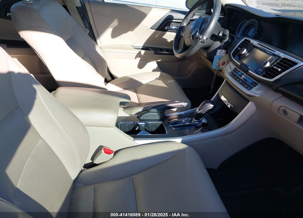 2014 HONDA ACCORD VIN: 1HGCR3F86EA039552