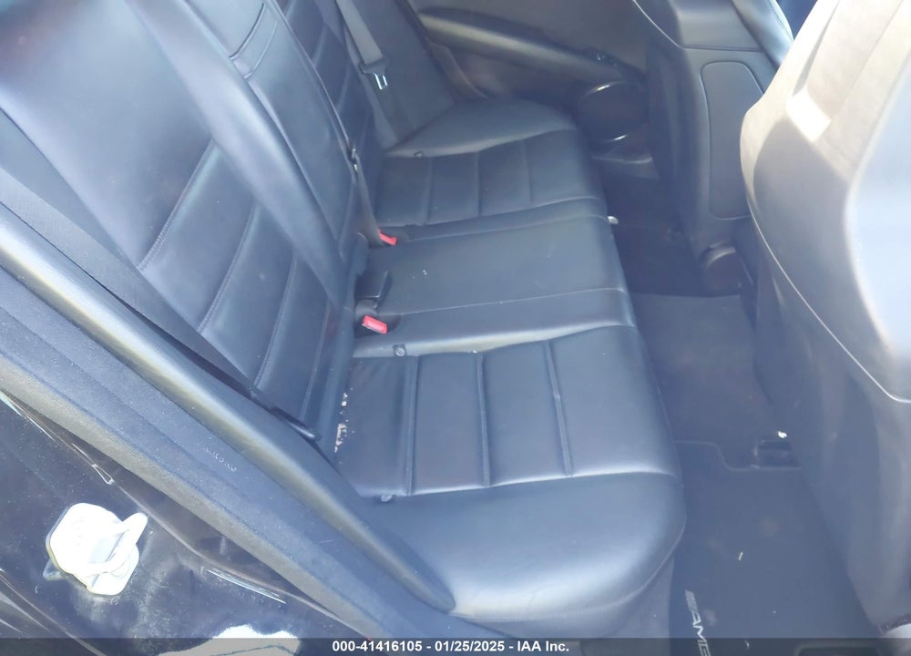 2011 MERCEDES-BENZ C 63 AMG VIN: WDDGF7HB4BF528125