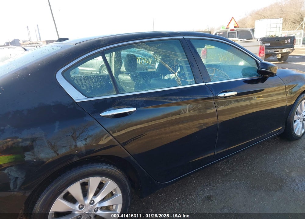 2015 HONDA ACCORD EX-L VIN: 1HGCR2F82FA197835