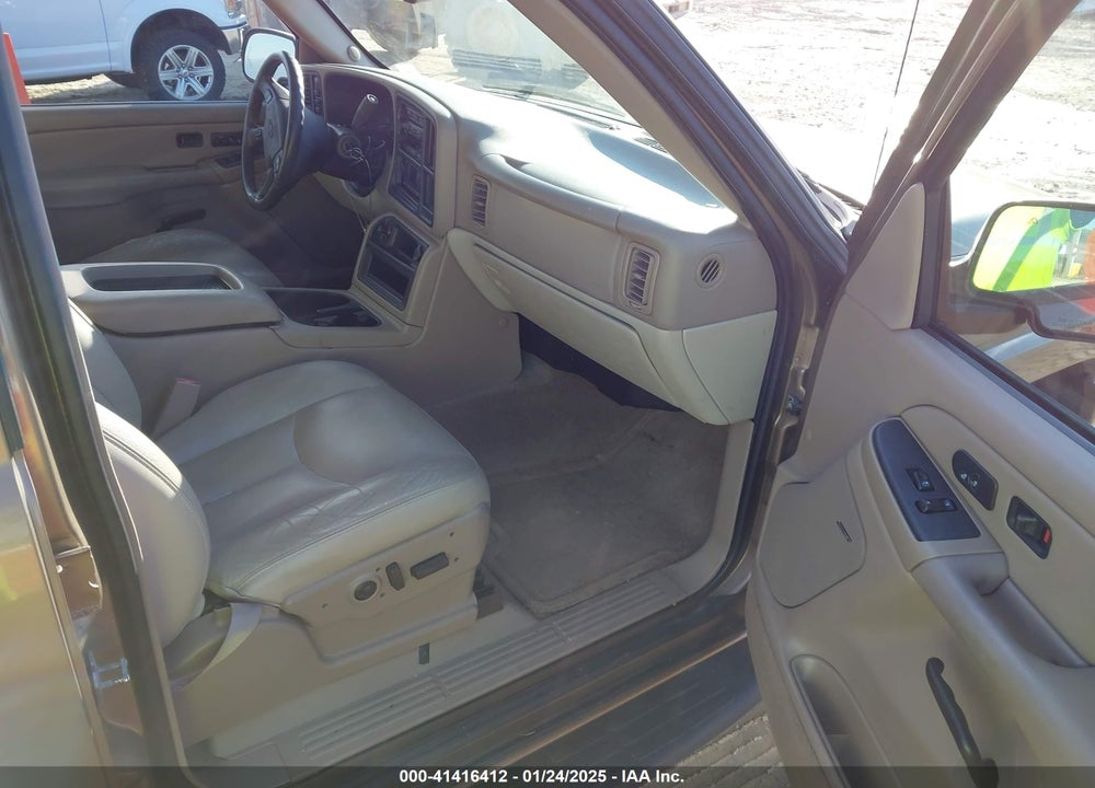 2004 CHEVROLET TAHOE LT VIN: 1GNEK13T34J261092