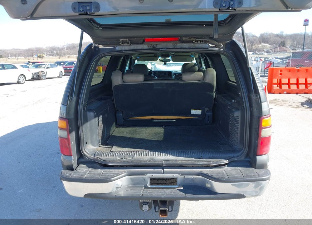 2002 CHEVROLET SUBURBAN 1500 LT VIN: 1GNEC16Z02J118305