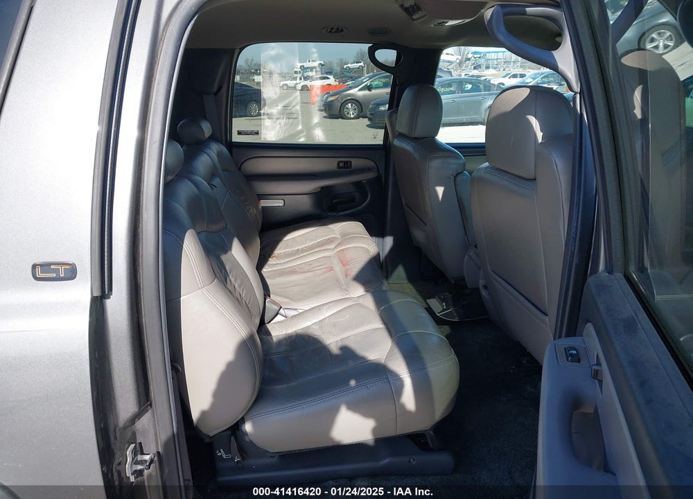2002 CHEVROLET SUBURBAN 1500 LT VIN: 1GNEC16Z02J118305