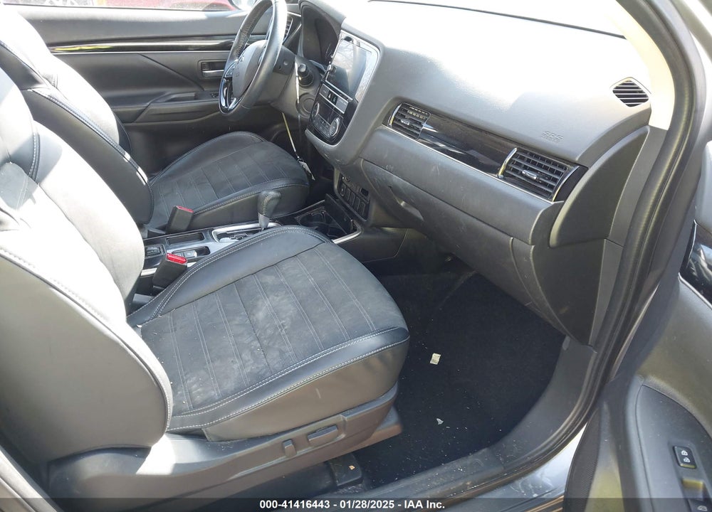 2019 MITSUBISHI OUTLANDER VIN: JA4AD3A38KZ051757