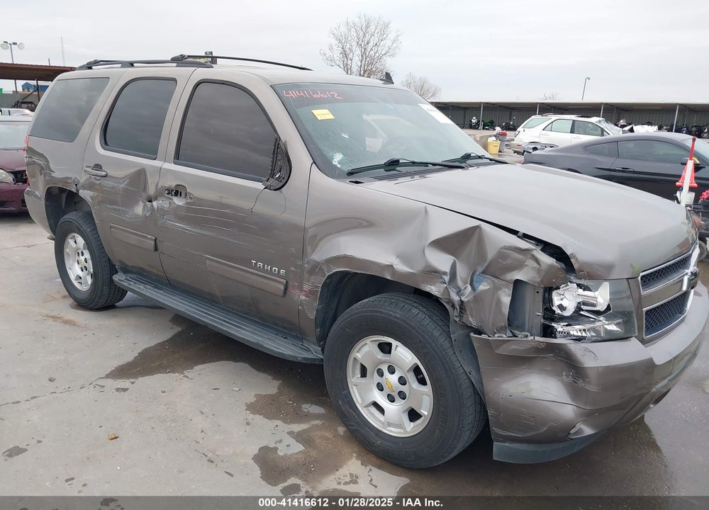 2011 CHEVROLET TAHOE LS VIN: 1GNSCAE03BR130682