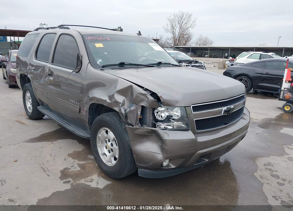 2011 CHEVROLET TAHOE LS VIN: 1GNSCAE03BR130682