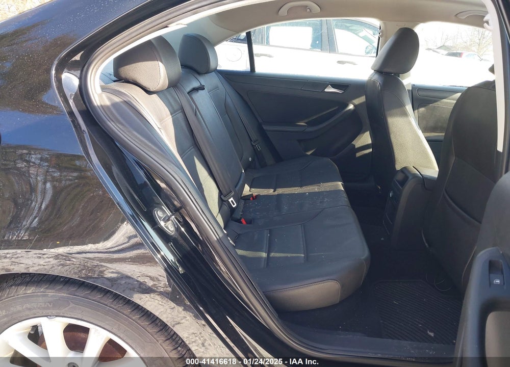 2012 VOLKSWAGEN JETTA 2.5L SE VIN: 3VWDP7AJXCM328859