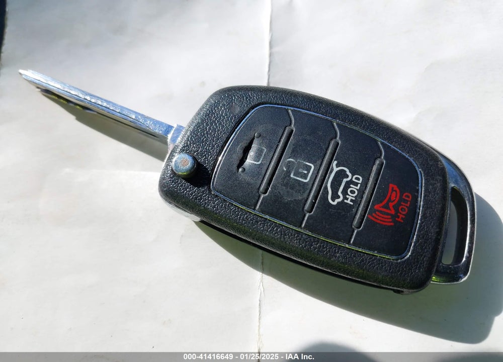 2015 HYUNDAI SONATA VIN: 5NPE24AF2FH025083