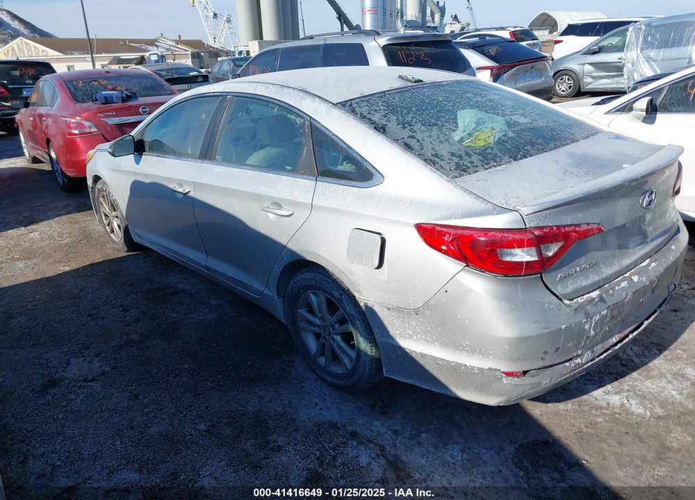 2015 HYUNDAI SONATA VIN: 5NPE24AF2FH025083