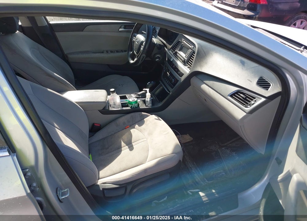 2015 HYUNDAI SONATA VIN: 5NPE24AF2FH025083
