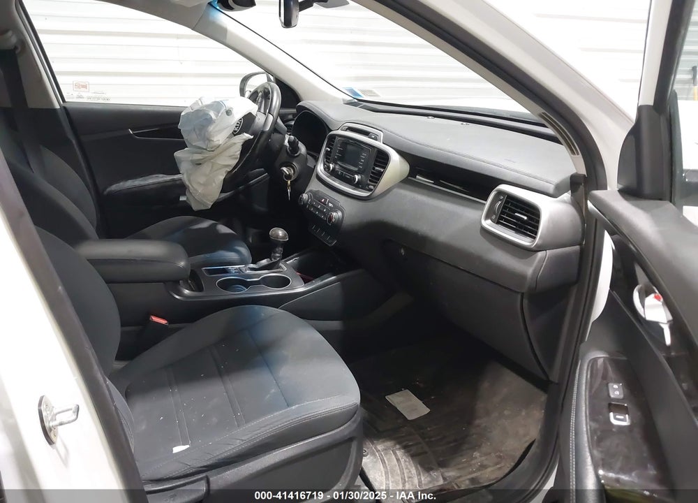 2016 KIA SORENTO 2.4L LX VIN: 5XYPGDA36GG154114