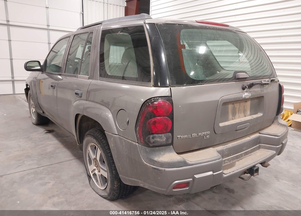 2005 CHEVROLET TRAILBLAZER LS VIN: 1GNDT13S252276498