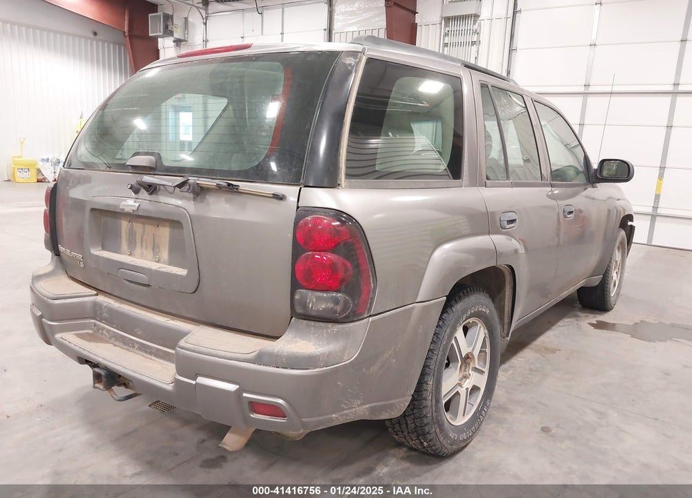2005 CHEVROLET TRAILBLAZER LS VIN: 1GNDT13S252276498