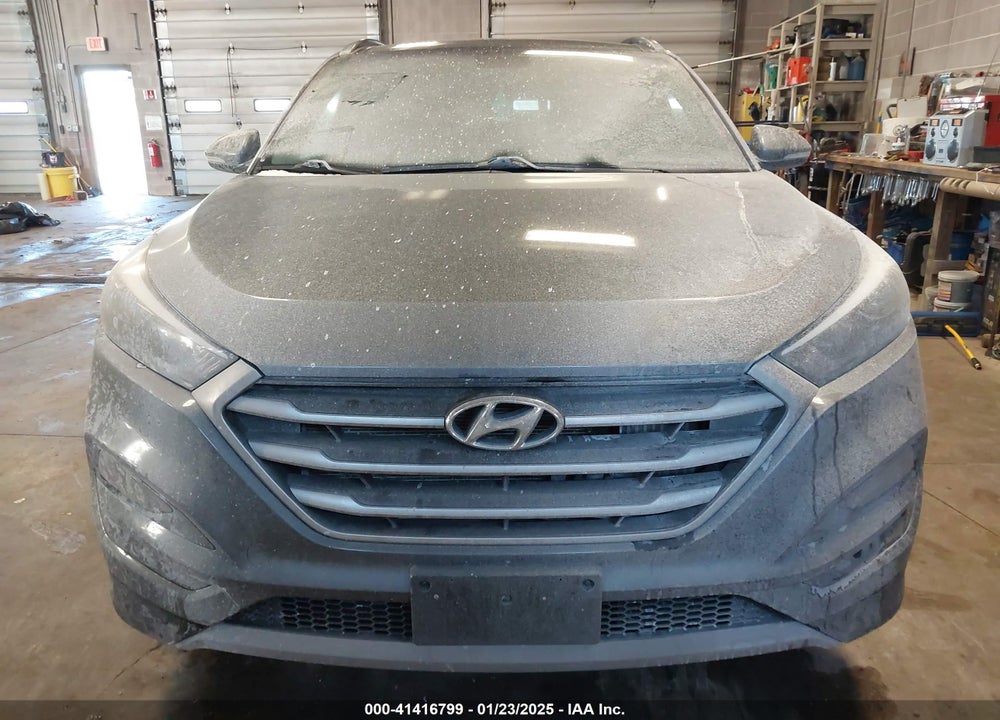 2017 HYUNDAI TUCSON VALUE VIN: KM8J3CA25HU555880