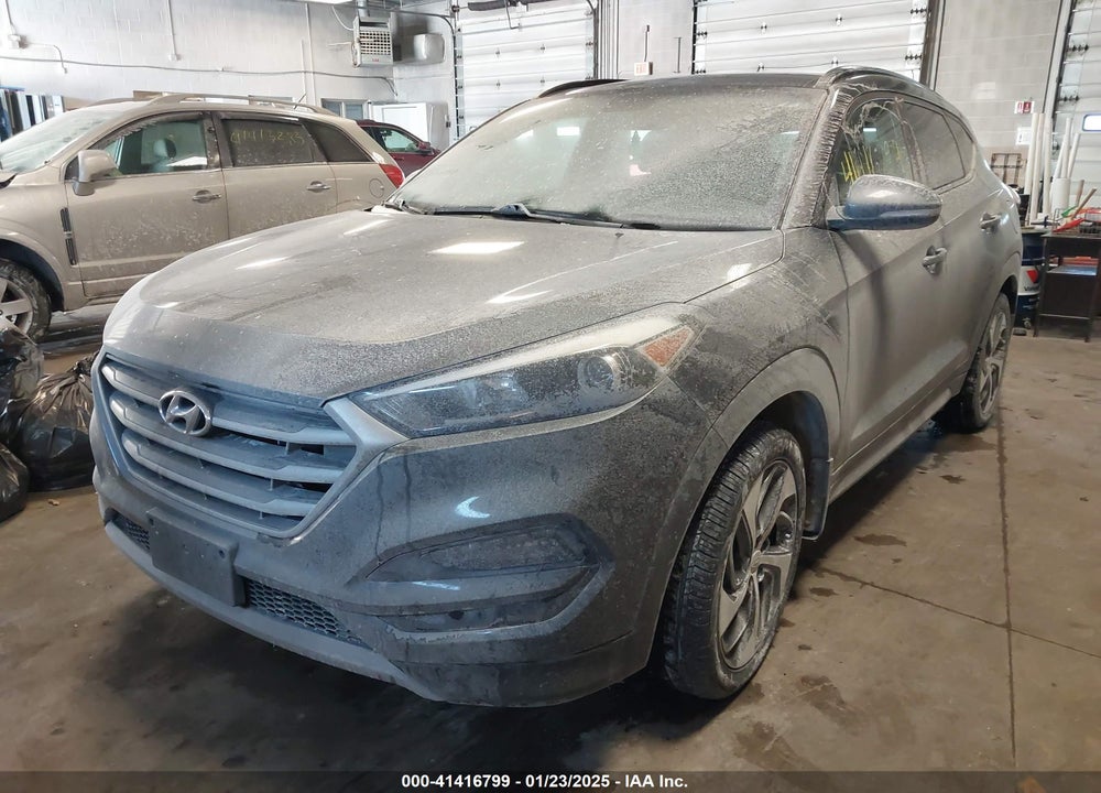 2017 HYUNDAI TUCSON VALUE VIN: KM8J3CA25HU555880