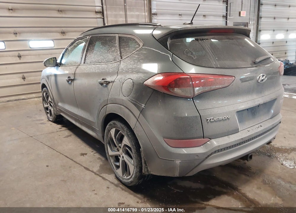 2017 HYUNDAI TUCSON VALUE VIN: KM8J3CA25HU555880