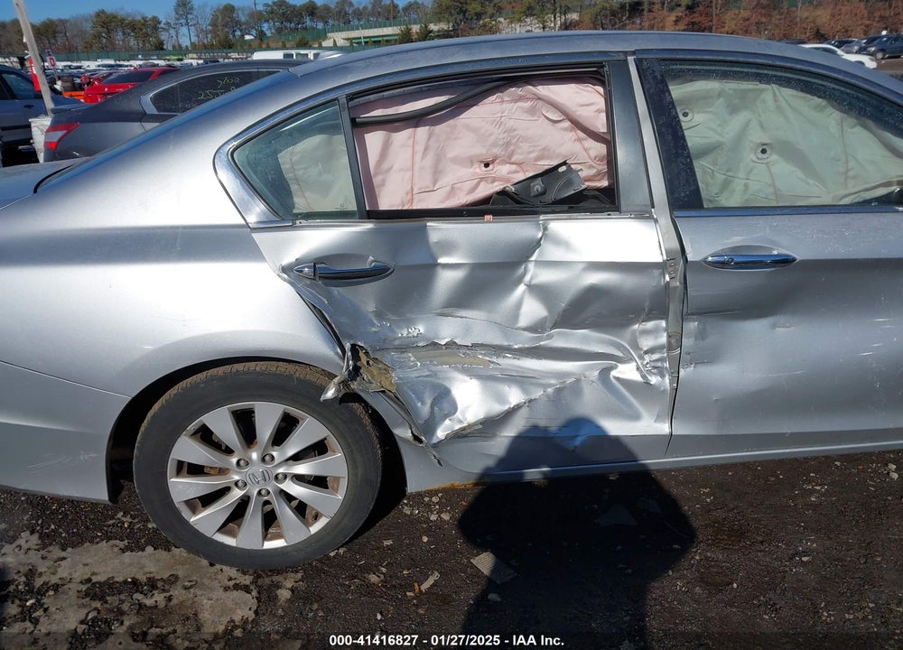 2015 HONDA ACCORD VIN: 1HGCR2F80FA132529