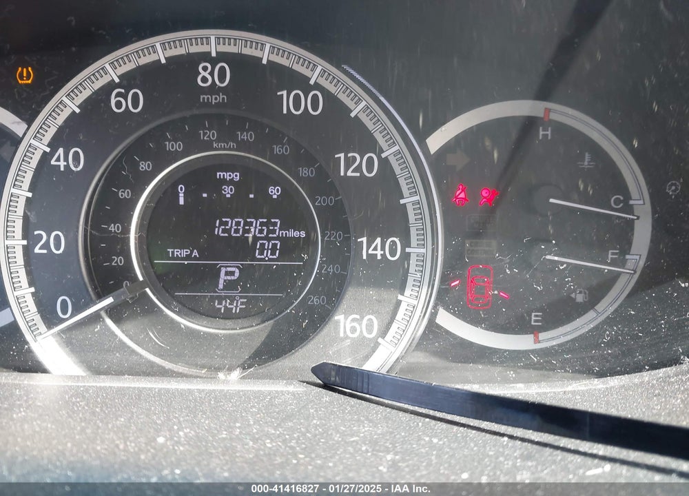 2015 HONDA ACCORD VIN: 1HGCR2F80FA132529