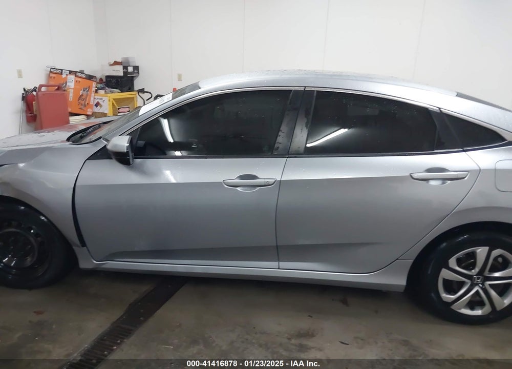 2018 HONDA CIVIC LX VIN: 19XFC2F50JE021293