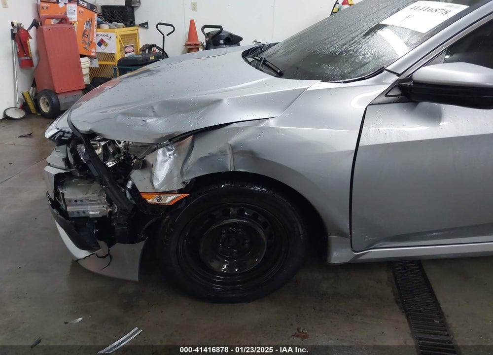 2018 HONDA CIVIC LX VIN: 19XFC2F50JE021293
