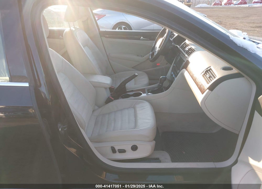 2013 VOLKSWAGEN PASSAT VIN: 1VWCH7A38DC144436