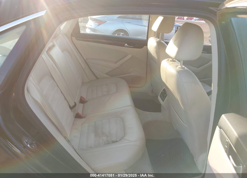 2013 VOLKSWAGEN PASSAT VIN: 1VWCH7A38DC144436