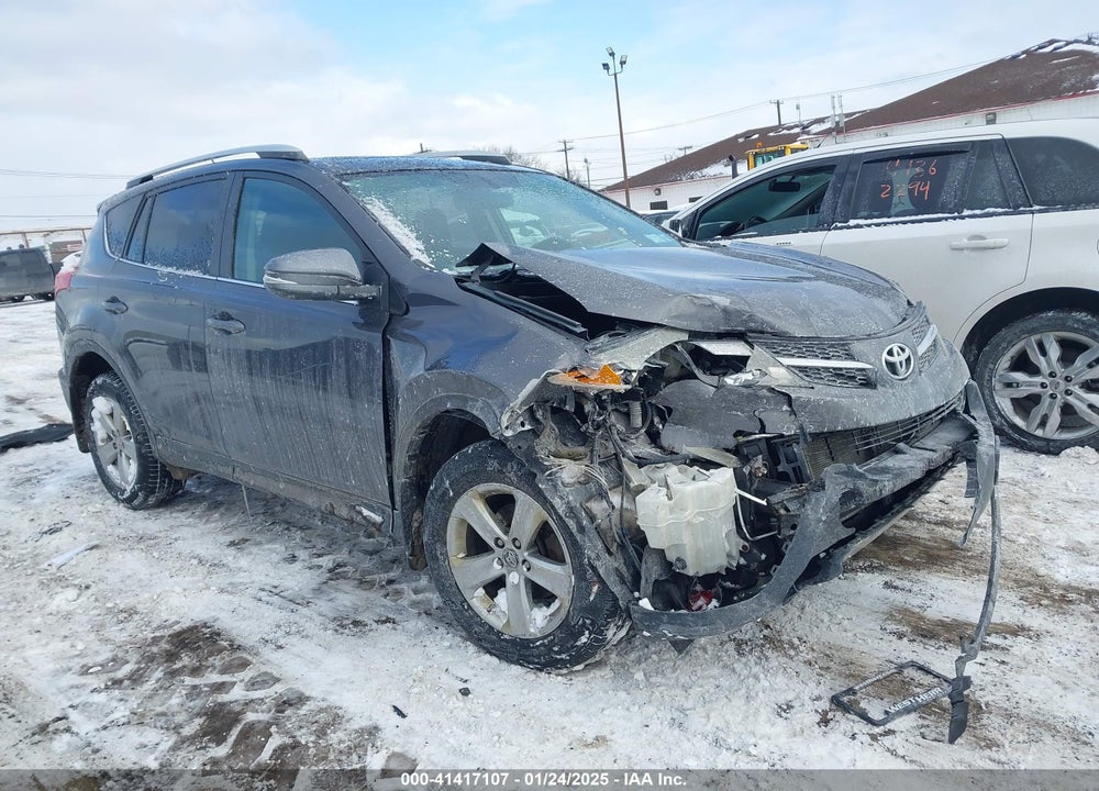 2015 TOYOTA RAV4 XLE VIN: 2T3RFREV8FW324607