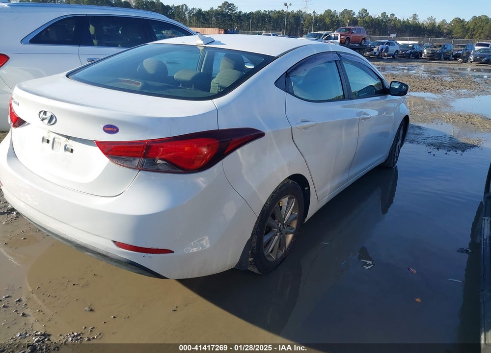 2016 HYUNDAI ELANTRA VIN: 5NPDH4AE2GH743946