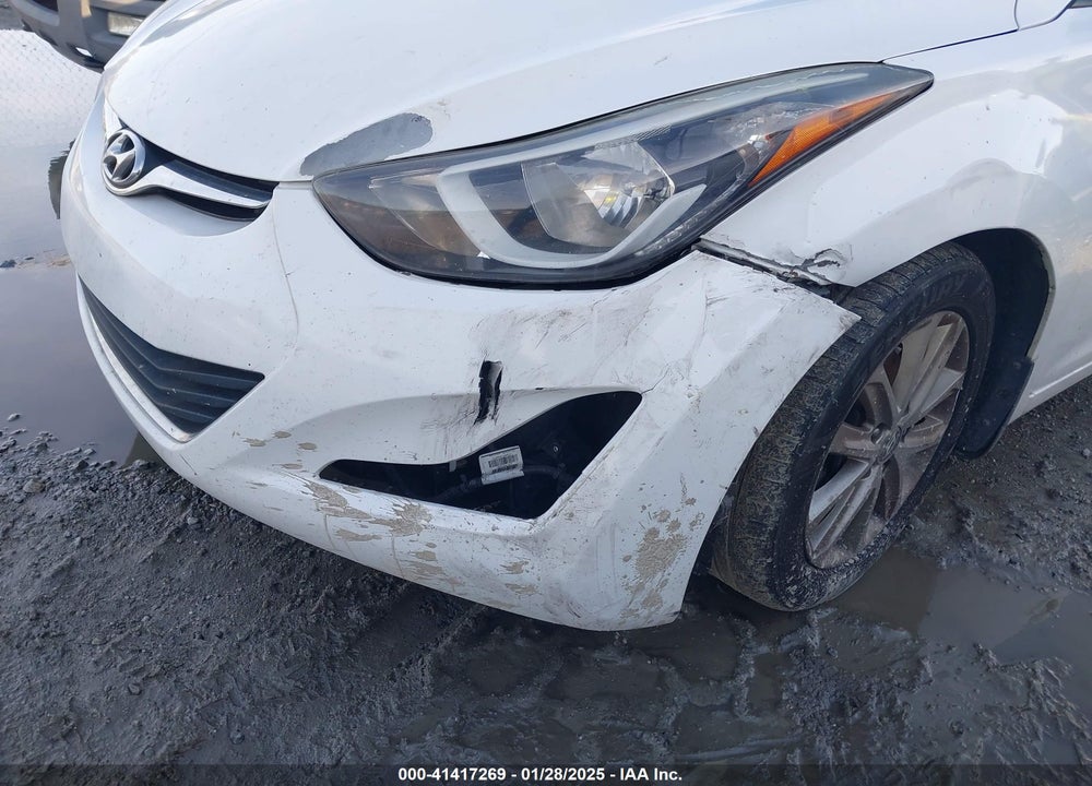 2016 HYUNDAI ELANTRA VIN: 5NPDH4AE2GH743946