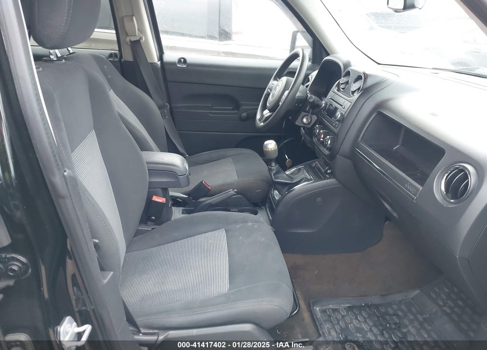 2016 JEEP PATRIOT SPORT VIN: 1C4NJPBA9GD589022