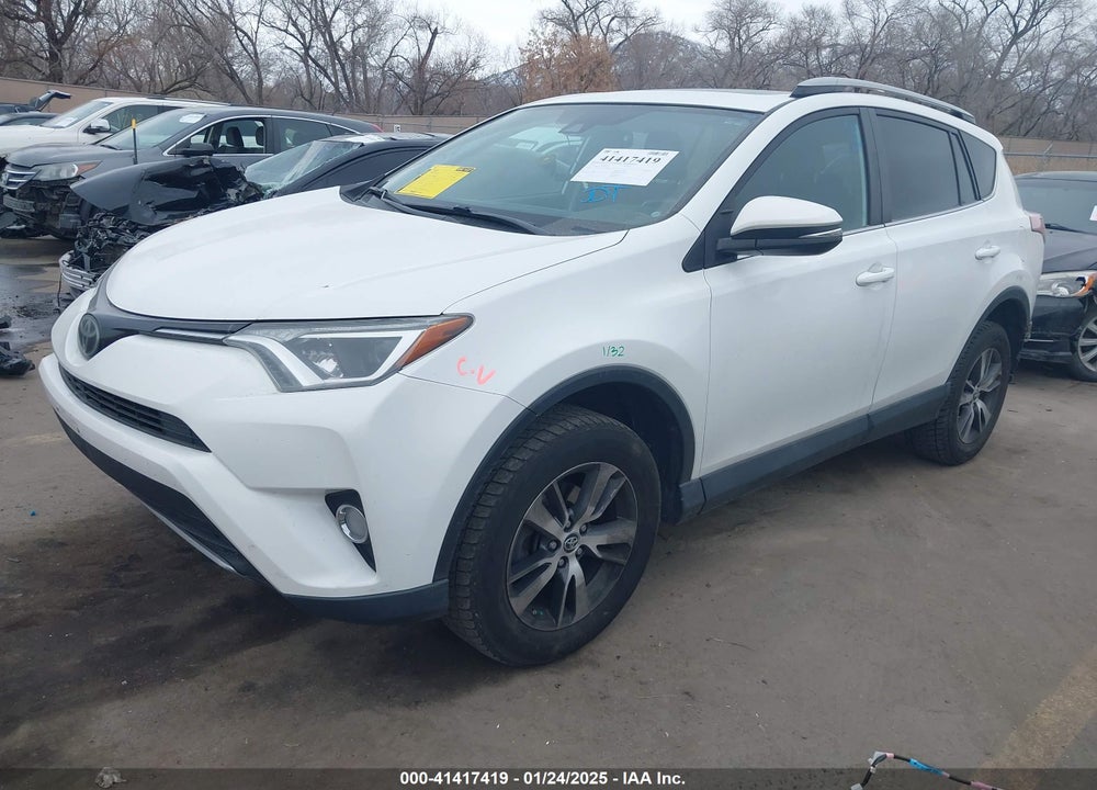 2018 TOYOTA RAV4 ADVENTURE/XLE VIN: 2T3WFREV5JW468630
