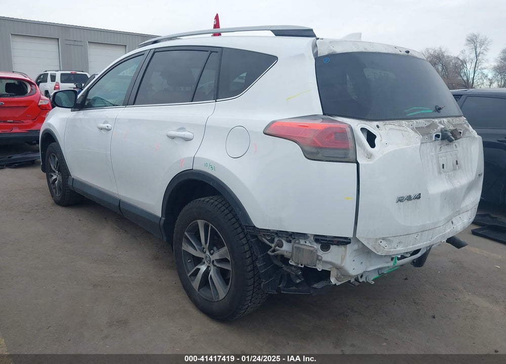 2018 TOYOTA RAV4 ADVENTURE/XLE VIN: 2T3WFREV5JW468630