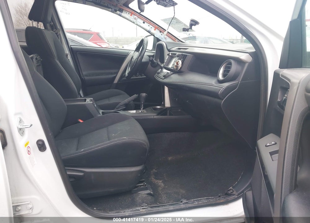 2018 TOYOTA RAV4 ADVENTURE/XLE VIN: 2T3WFREV5JW468630