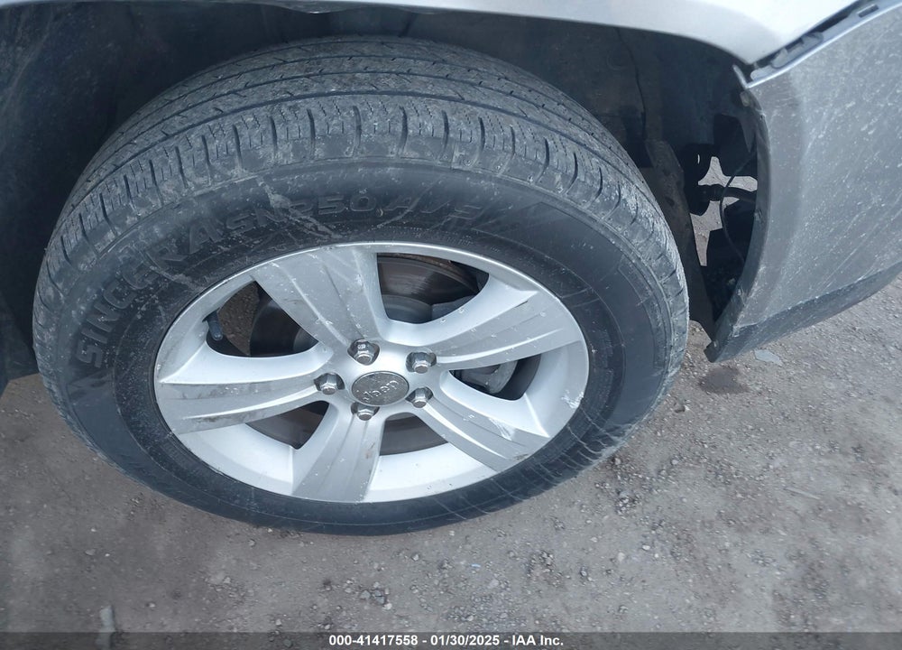 2016 JEEP COMPASS LATITUDE VIN: 1C4NJDEB6GD725545