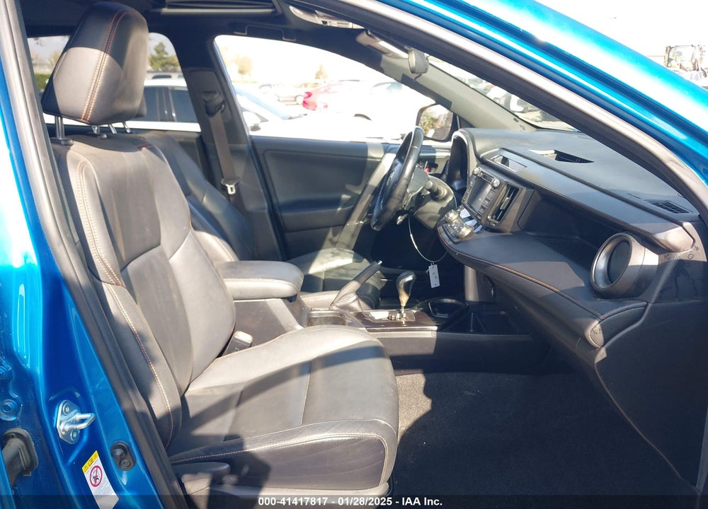 2016 TOYOTA RAV4 SE VIN: JTMNFREV7GJ069768