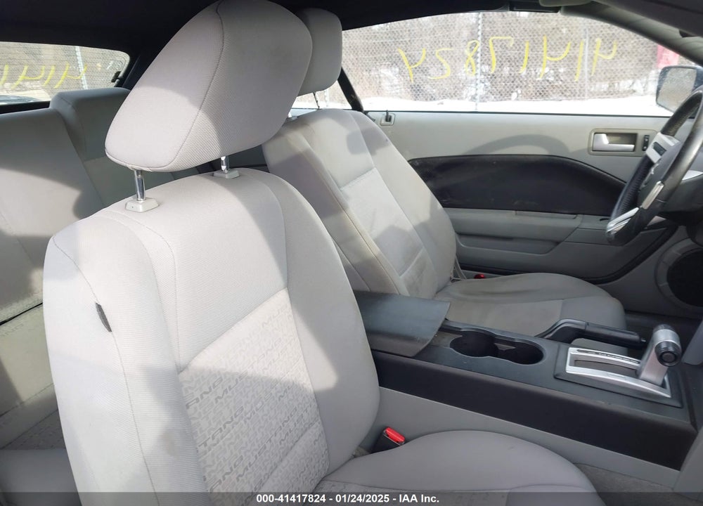 2005 FORD MUSTANG VIN: 1ZVHT84N355220495