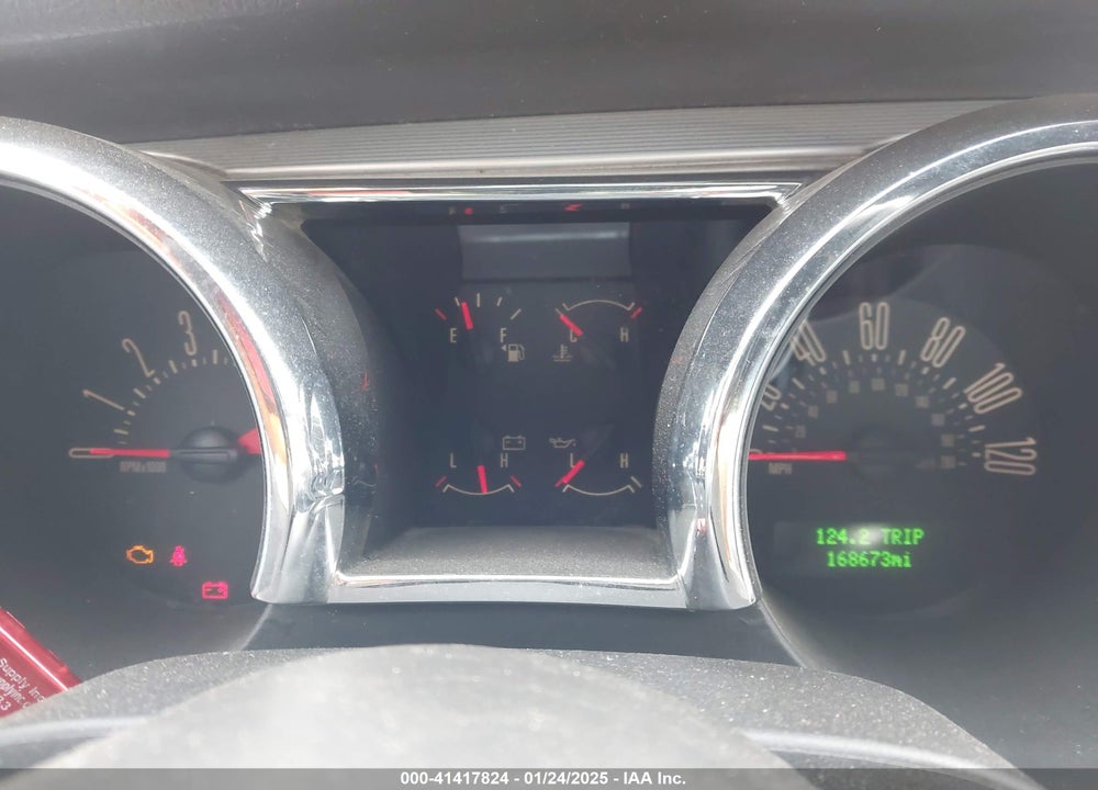 2005 FORD MUSTANG VIN: 1ZVHT84N355220495
