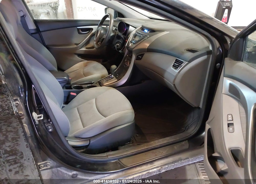 2013 HYUNDAI ELANTRA VIN: KMHDH4AE7DU490958