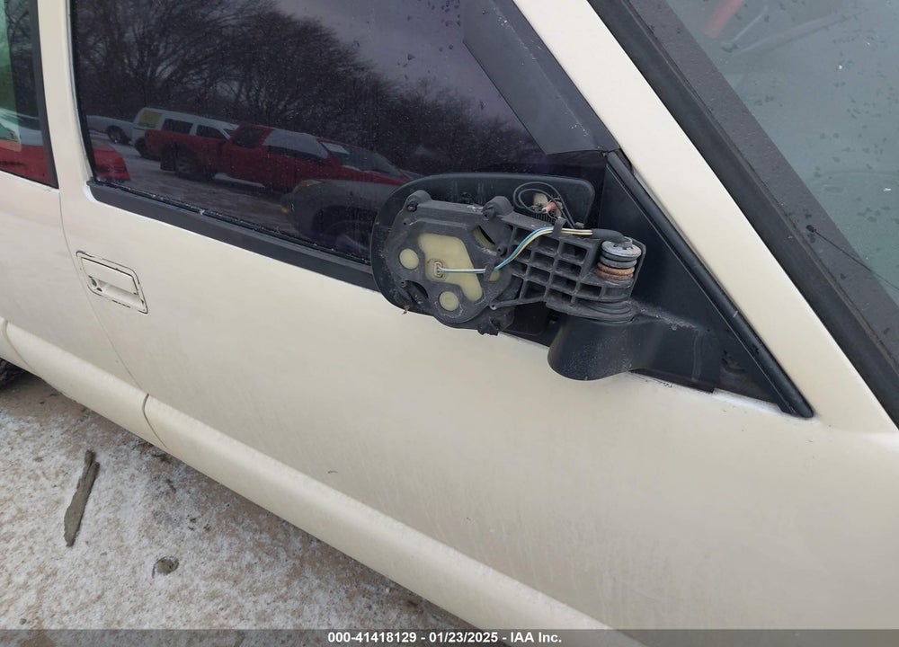 1998 CHEVROLET S-10 LS FLEETSIDE VIN: 1GCCS19X5W8205594