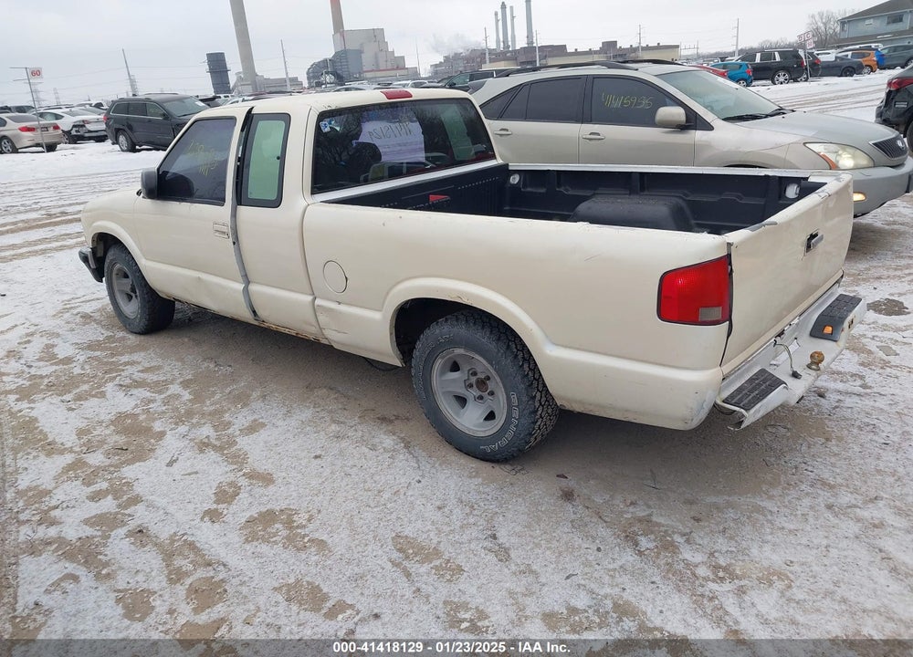 1998 CHEVROLET S-10 LS FLEETSIDE VIN: 1GCCS19X5W8205594