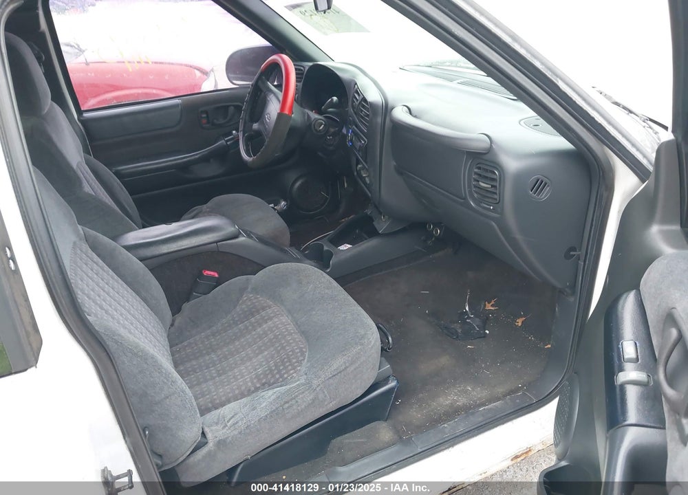 1998 CHEVROLET S-10 LS FLEETSIDE VIN: 1GCCS19X5W8205594