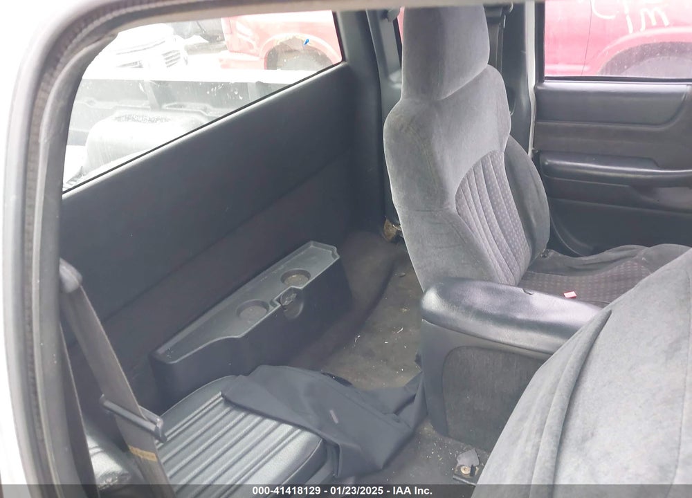 1998 CHEVROLET S-10 LS FLEETSIDE VIN: 1GCCS19X5W8205594